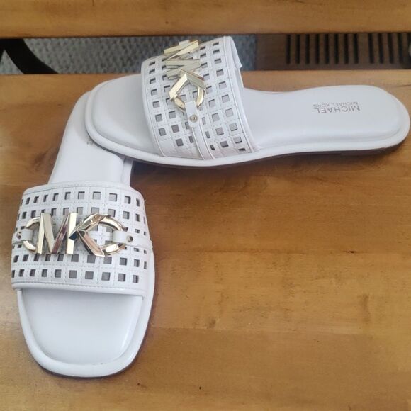 Michael Kors Hayworth slides white faux leather sandals size 6 - Picture 1 of 10